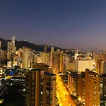 Sunshine Apartament Бенидорм